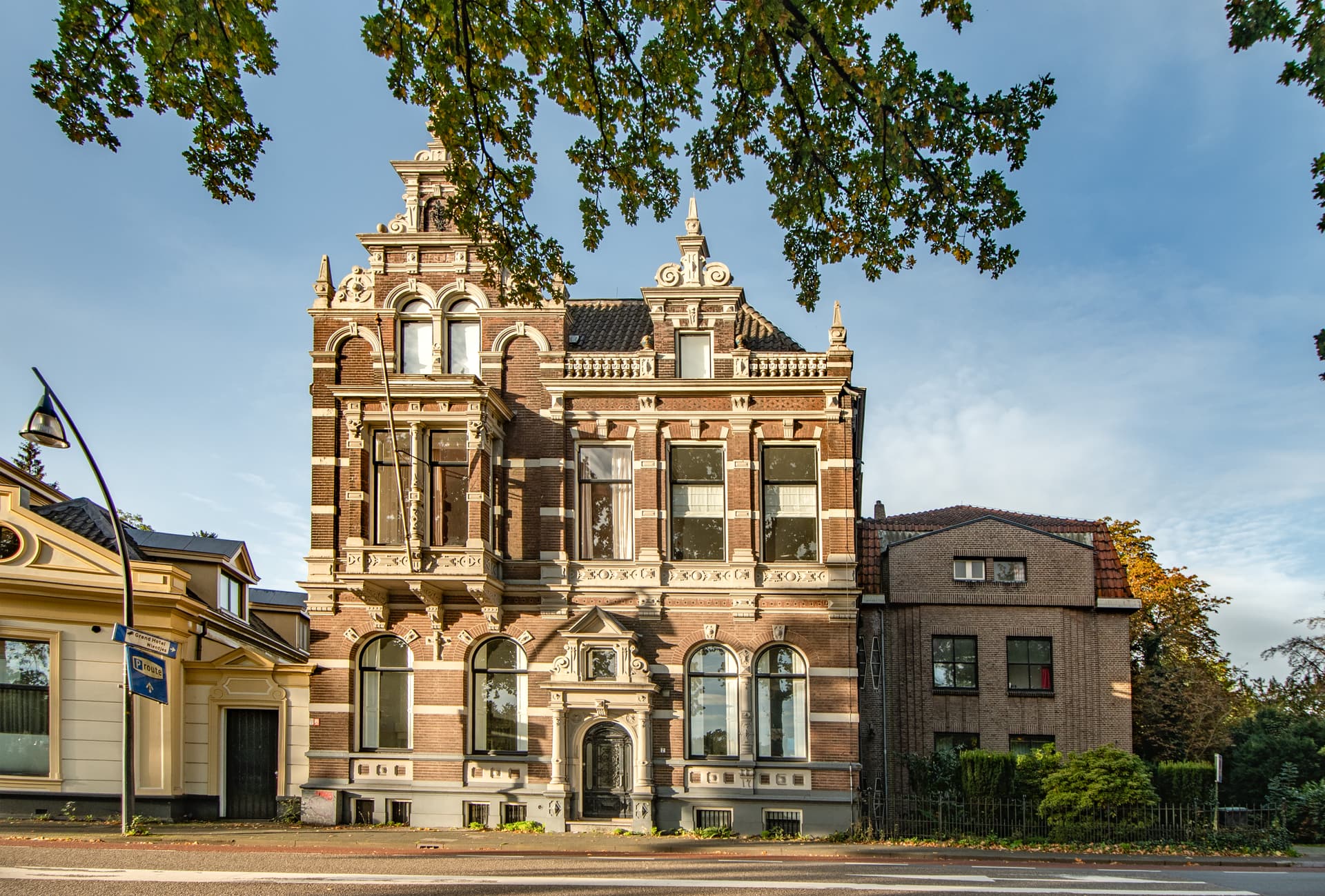Burgemeester van Roijensingel 7 