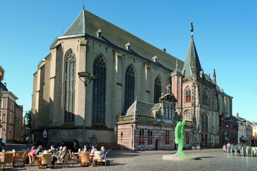 Foto van de Grote- of St. Michaelskerk