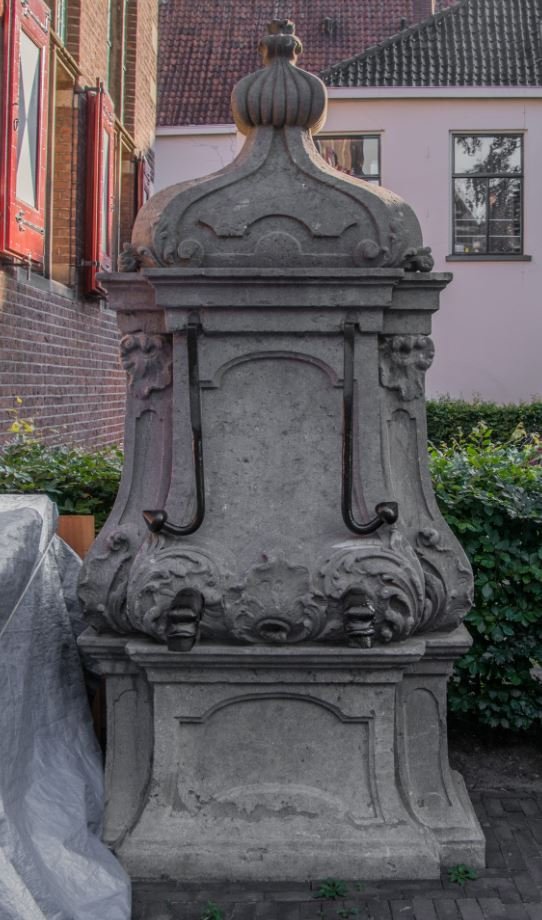 Foto van de Stadspomp