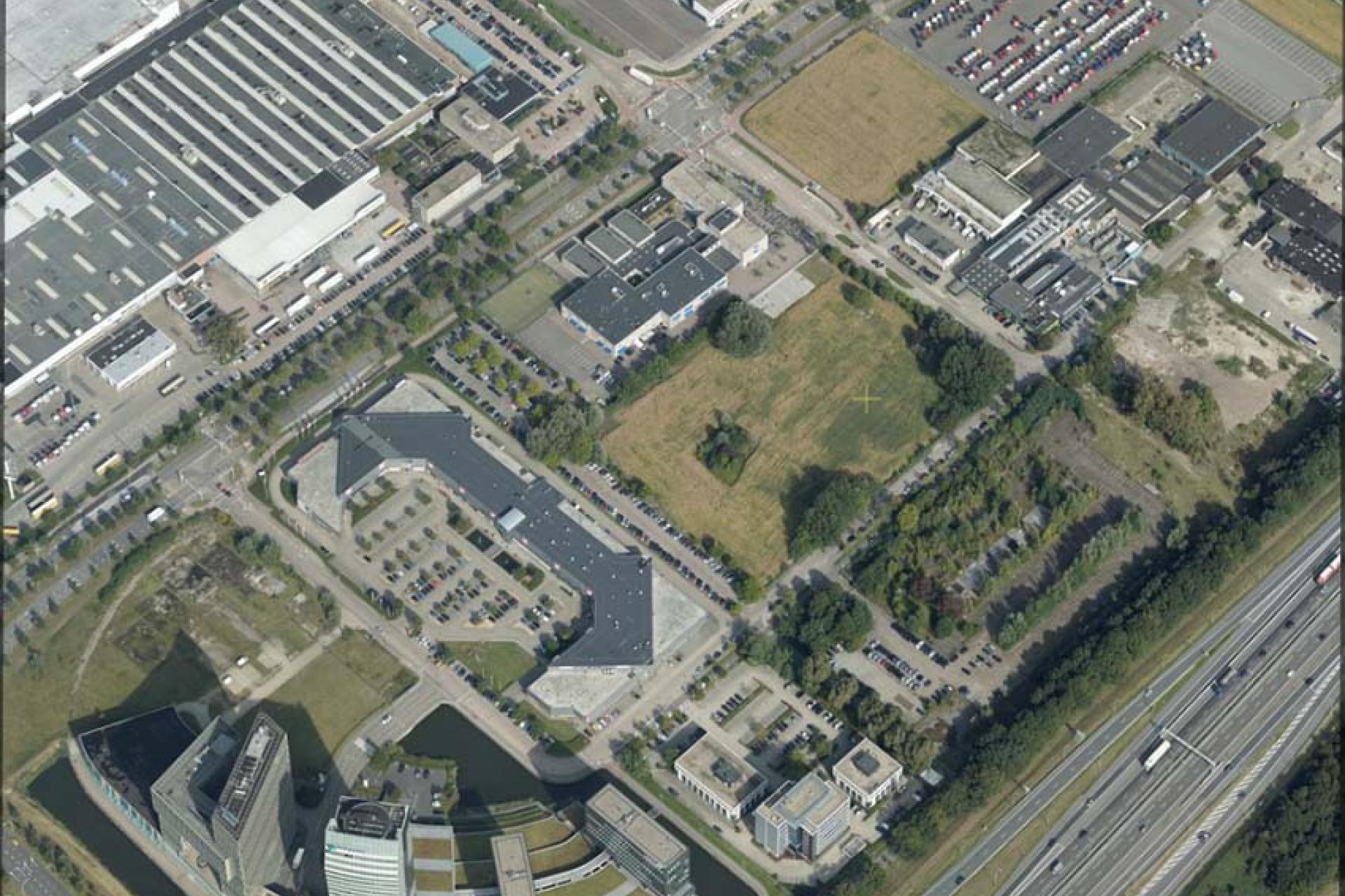 Luchtfoto van woonboulevard en omliggende kavels en gebouwen in Voorsterpoort