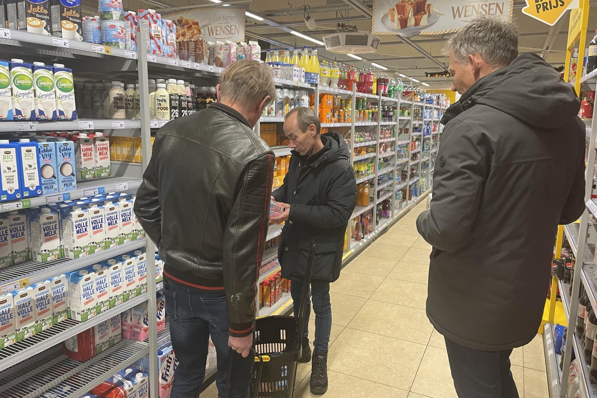 Remon, Arteunis en Michiel in de supermarkt